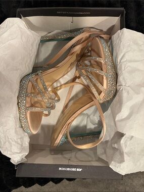 Betsy Johnson SB-Aden Champagne Rhinestone Heel Womens 10